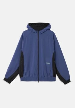 EA7 Emporio Armani TRAIN GRAPHIC SERIES HOODIE SPECIAL - Light Jacket - Blue Surf -Total Wear Store 4cd8a73f9a284ce0aaf035f5531071df