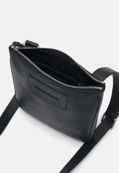 Emporio Armani Crossbody Flat Unisex - Across Body Bag - Nero -Total Wear Store 4d544c0dfa0240e599ce4cf302426be6