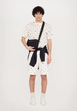 Emporio Armani SHOULDER BAG UNISEX - Cross Body Bag - Black Beauty -Total Wear Store 501b75b8dd904485a68f396780db97a6