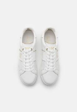 EA7 Emporio Armani Classic Unisex - Trainers - Off-White/Lightgold -Total Wear Store 50a3b041472648739010f44235a7d810
