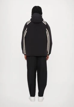 EA7 Emporio Armani TRAIN LOGO SERIES TAPE JACKET UNISEX - Outdoor Jacket - Black/gold Coloured -Total Wear Store 50aec2a8a0914191b7a16baaac559400