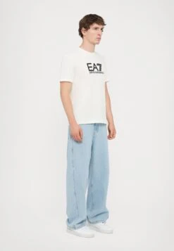 EA7 Emporio Armani TRAIN VISIBILITY TEE - Print T-shirt - Cream/black -Total Wear Store 50b838c468704c87aee915a8255a41c8