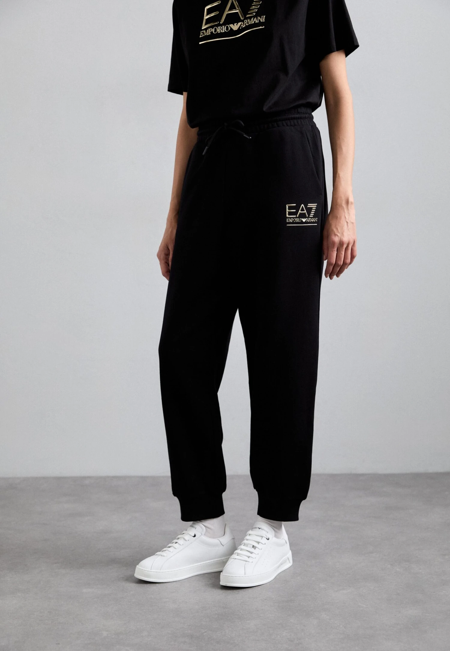 EA7 Emporio Armani TROUSER - Tracksuit Bottoms - Black/gold-coloured 3 EA7 Emporio Armani TROUSER - Tracksuit Bottoms - Black/gold-coloured