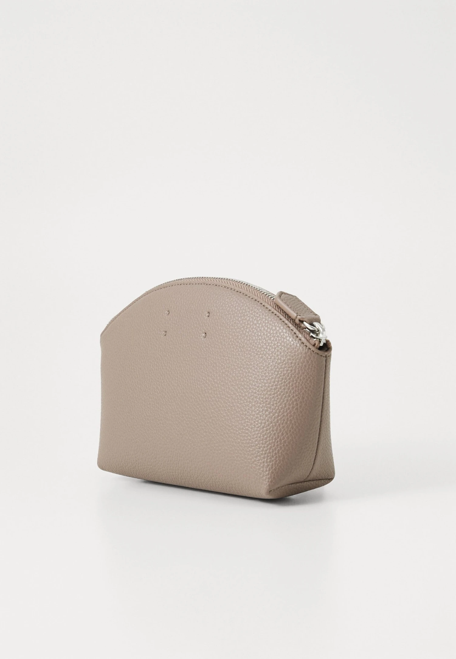 Emporio Armani BEAUTY CASE - Wash Bag - Taupe 4 Emporio Armani BEAUTY CASE - Wash Bag - Taupe - Image 2