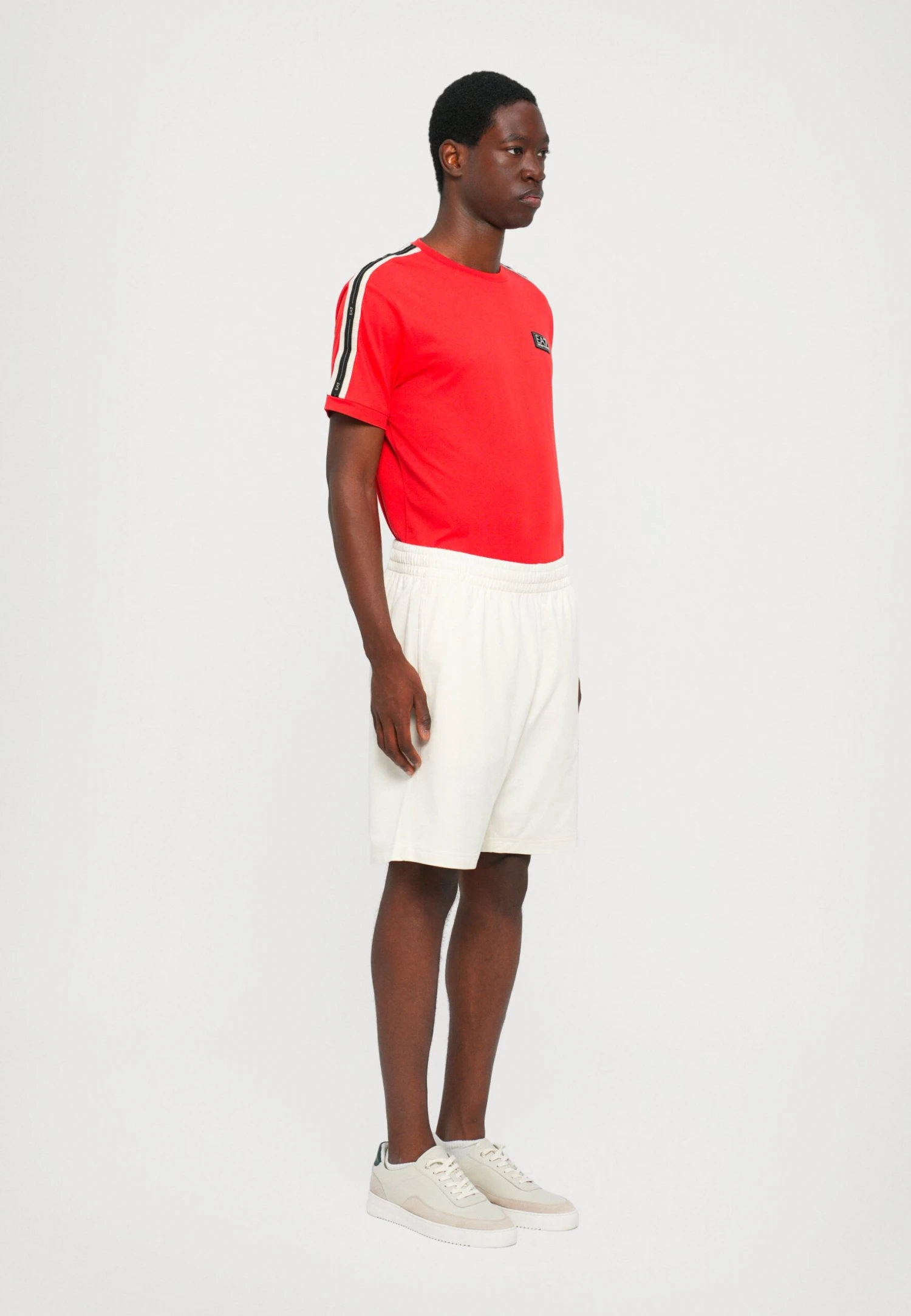 EA7 Emporio Armani TRAIN VISIBILITY - Shorts - Cream/black 6 EA7 Emporio Armani TRAIN VISIBILITY - Shorts - Cream/black - Image 4