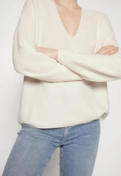 Emporio Armani Jumper - White -Total Wear Store 5276dac9615944cca4d285da7f9e69f4