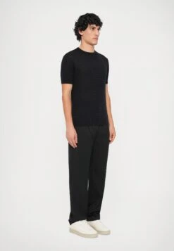 Emporio Armani Basic T-shirt - Dark Navy -Total Wear Store 53ea04292e2240fe9448cb5c3dbca4af