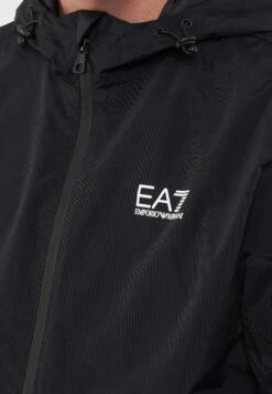 EA7 Emporio Armani CON CAPPUCCIO - Outdoor Jacket - Black -Total Wear Store 56a2451561e14032aa58e1fab3ce3fb2