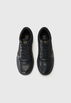 EA7 Emporio Armani PREMIUM COURT UNISEX - Trainers - Triple Black/gold-coloured -Total Wear Store 5ad7d5b7f848497aae94da1c4a69d9f5