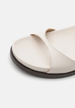 Emporio Armani Sandals - Avorio 15 Emporio Armani Sandals - Avorio -Total Wear Store 5c01d7ceb1fc4660925e0fb0031a0d06