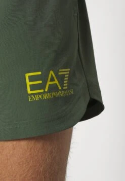 EA7 Emporio Armani Vigor- Sports Shorts - Duffel Bag 11 EA7 Emporio Armani Vigor- Sports Shorts - Duffel Bag -Total Wear Store 5c94d62fa3b6488bb203dea645757e51