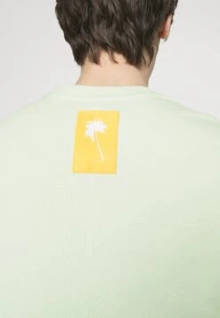 Emporio Armani Print T-Shirt - Verde -Total Wear Store 5cc1760eaa9740649912ce2f414ccbf6