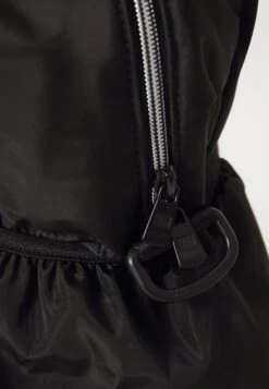 EA7 Emporio Armani GYM BAG - Weekend Bag - Black 12 EA7 Emporio Armani GYM BAG - Weekend Bag - Black -Total Wear Store 5e6ca7fff813428db30fe622bea3b80c