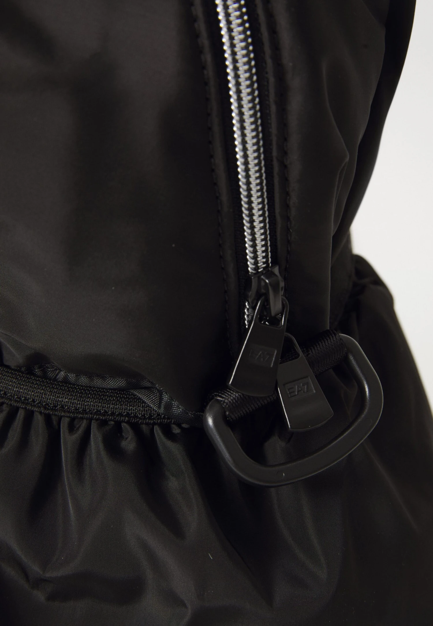 EA7 Emporio Armani GYM BAG - Weekend Bag - Black 7 EA7 Emporio Armani GYM BAG - Weekend Bag - Black - Image 5