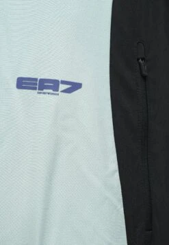 EA7 Emporio Armani TRAIN GRAPHIC SERIES HOODIE SPECIAL - Light Jacket - Blue Surf -Total Wear Store 5e9fc806514744be992336221cb90099