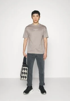 Emporio Armani Print T-Shirt - Incenso -Total Wear Store 600af8df9817416eb7c84b44d574e7a9