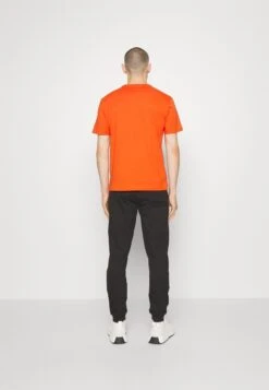 EA7 Emporio Armani Print T-Shirt - Arancione Scuro -Total Wear Store 6095a03b0b00427d8e135c8211e925c4