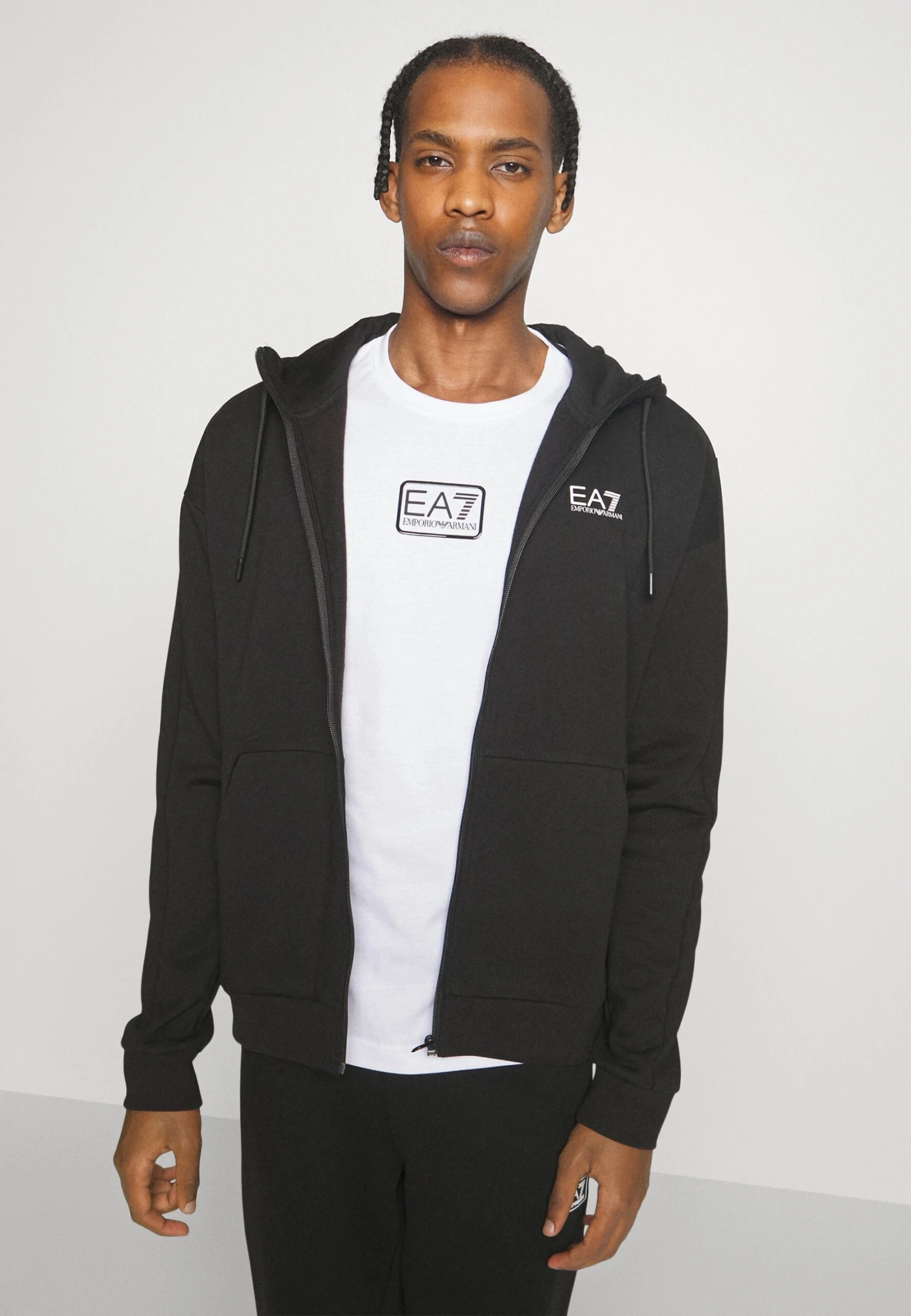 EA7 Emporio Armani Basic T-Shirt - Bianco 6 EA7 Emporio Armani Basic T-Shirt - Bianco - Image 4