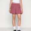EA7 Emporio Armani TENNIS CLUB SHORTS - Sports Shorts - Bordeaux -Total Wear Store 6118f67e34fe4fd0859a0fcaecff997e