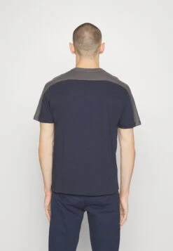 EA7 Emporio Armani Basic T-Shirt - Blu Navy -Total Wear Store 62a65cdcc0e14fc5824f88d4e454af3b