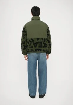 EA7 Emporio Armani MOUNTAIN JACKET LOGO - Winter Jacket - Beetle -Total Wear Store 62cba77544384279888e304dc9a835d2