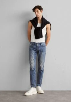 Emporio Armani Pockets Pant - Slim Fit Jeans - Denim Blu -Total Wear Store 65ee08650e9943c3bbff33b1d1add024