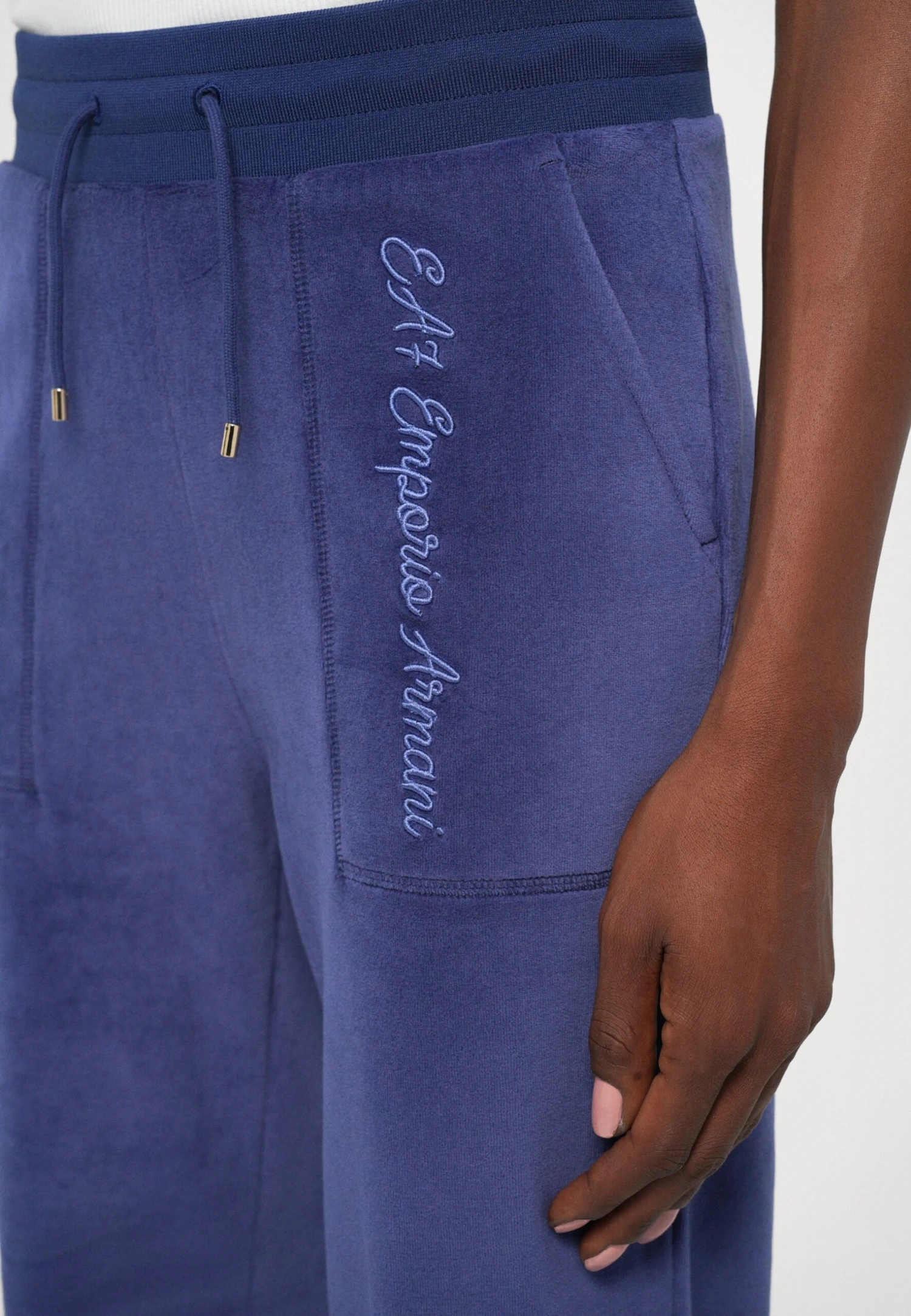 EA7 Emporio Armani TROUSER - Tracksuit Bottoms - Blue 9 EA7 Emporio Armani TROUSER - Tracksuit Bottoms - Blue - Image 7