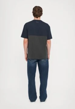 EA7 Emporio Armani TRAIN ATHLETIC TEE - Print T-shirt - Armani Blue -Total Wear Store 68264a3811c043ccb951bc36efb9e27f