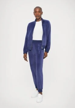 EA7 Emporio Armani Zip-up Sweatshirt - Blue -Total Wear Store 687c377577604b01bcc8941386f63791