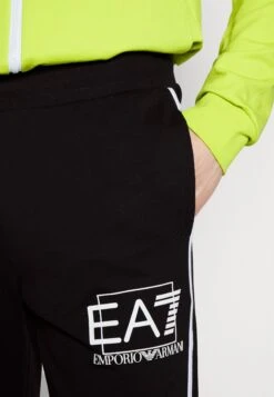 EA7 Emporio Armani Tracksuit Set - Tracksuit - Black/Green 14 EA7 Emporio Armani Tracksuit Set - Tracksuit - Black/Green -Total Wear Store 69327e2d585548e38f1f19e9370792c6