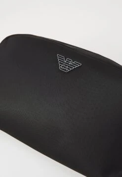 Emporio Armani BEAUTY CASE UNISEX - Wash Bag - Black Beauty 9 Emporio Armani BEAUTY CASE UNISEX - Wash Bag - Black Beauty -Total Wear Store 69b743489eff482b8bd690de0ee86cd9