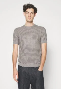 Emporio Armani Basic T-Shirt - Grigia -Total Wear Store 69bda5690a6d49e69500a35444deda50