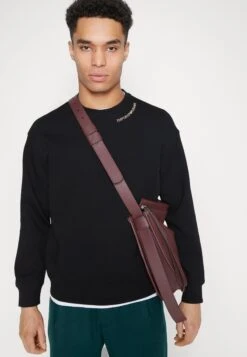 Emporio Armani Sweatshirt - Sweatshirt -Total Wear Store 6bf9e8d97b854b198eda285829d67570