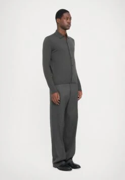 Emporio Armani CARDIGAN - Cardigan - Raven -Total Wear Store 6c8b010bd63941c39f5d4c97bb35f98e