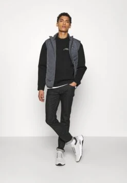 Emporio Armani Slim Fit Jeans - Denim Nero -Total Wear Store 6d0a78df46b54fe9abd4b8bdb41708e3