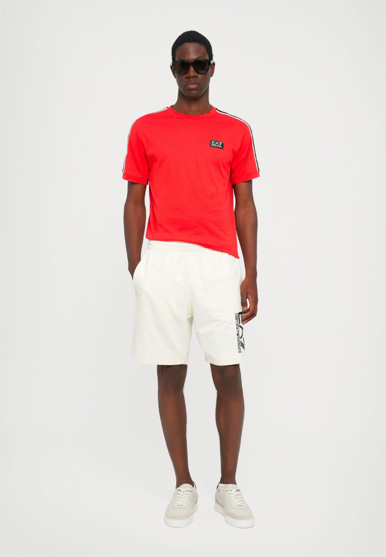 EA7 Emporio Armani TRAIN VISIBILITY - Shorts - Cream/black 4 EA7 Emporio Armani TRAIN VISIBILITY - Shorts - Cream/black - Image 2