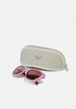 Emporio Armani UNISEX - Sunglasses - Dark Violet 10 Emporio Armani UNISEX - Sunglasses - Dark Violet -Total Wear Store 6dc2c02f9c97418b9fad1bddf646c0f3