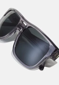 Emporio Armani Sunglasses - Grau -Total Wear Store 6df8ea479d0e48af9069d08d067a24e2