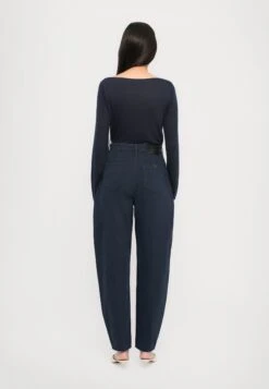 Emporio Armani PANT - Mom Jeans - Blu Navy -Total Wear Store 6f152c2dd0544803b40378ccb0a3c9d1