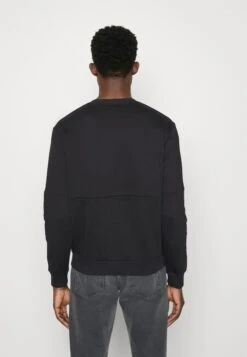 EA7 Emporio Armani Sweatshirt - Sweatshirt - Black -Total Wear Store 6f61d0472459488cb0a1cde52a7a5b09