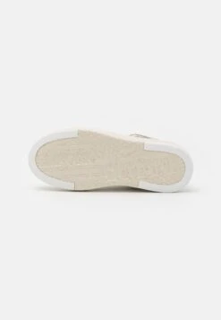 Emporio Armani Hank - Trainers -Total Wear Store 71773225833040468e18d457be1e6c0e