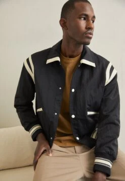 Emporio Armani Bomber Jacket - Nero 13 Emporio Armani Bomber Jacket - Nero -Total Wear Store 72e3a16c102049b08413d835a0bd061d