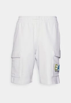 EA7 Emporio Armani Shorts - Tracksuit Bottoms - White -Total Wear Store 73d4e267299247e19ccd2b679967c7e9