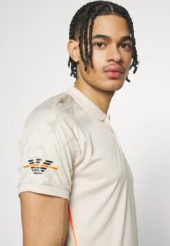 EA7 Emporio Armani Tennis Pro Graphic - Sports T-Shirt - Rainy Day -Total Wear Store 7423cb8aeb8b459bbaad035c741bb4c1