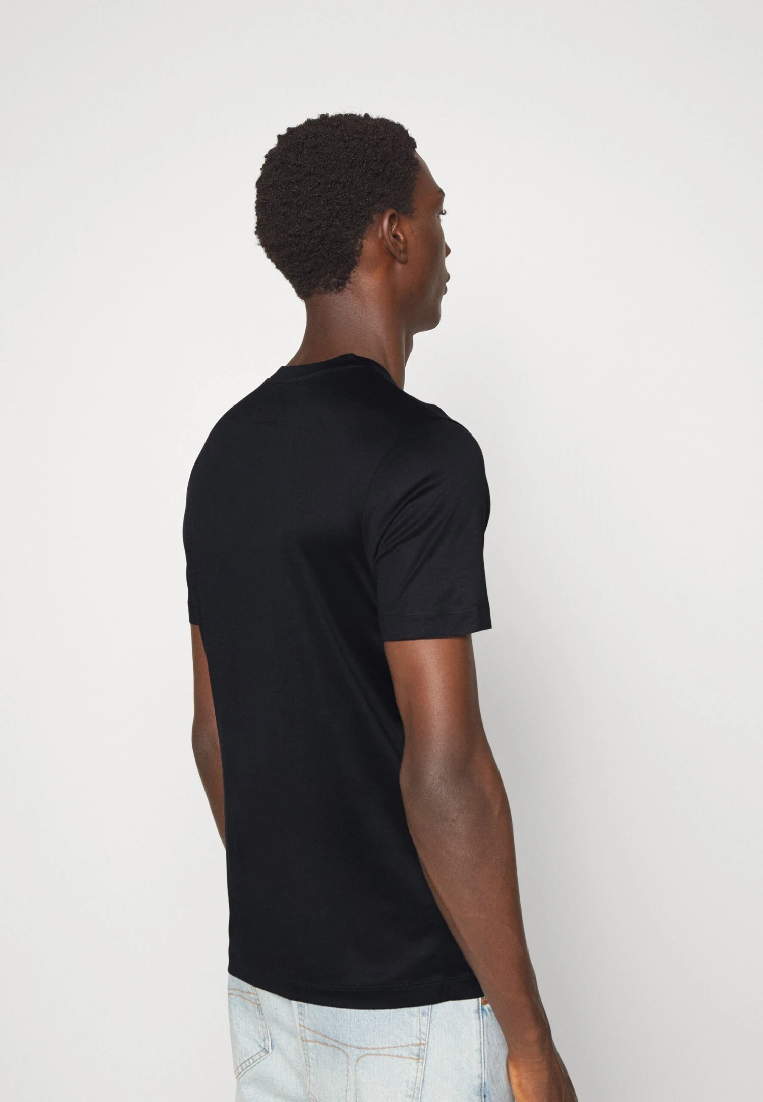 Emporio Armani Basic T-Shirt - Nero 5 Emporio Armani Basic T-Shirt - Nero - Image 3