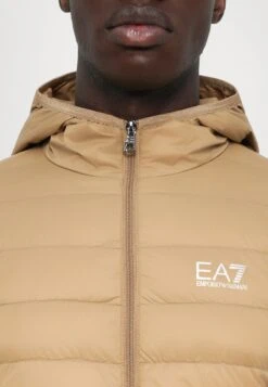 EA7 Emporio Armani TRAIN CORE LIGHT JACKET - Down Jacket - Tigers Eye -Total Wear Store 754ced0680aa4d9aaca3689851365c2f