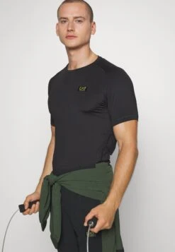 EA7 Emporio Armani Ventus - Print T-Shirt - Black -Total Wear Store 756ea3bedf1f43418dac539d6d880329