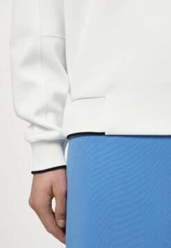 Emporio Armani Sweatshirt - Bianco Caldo -Total Wear Store 75c4af1b50c546358a2c5a53a5334b85