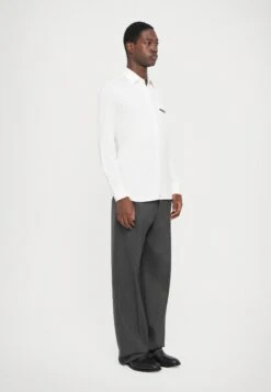 Emporio Armani SHIRT - Shirt - Snow White -Total Wear Store 75dd9ae5d4b44b99a3ed4ec0562393f0