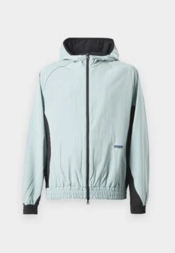 EA7 Emporio Armani TRAIN GRAPHIC SERIES HOODIE SPECIAL - Light Jacket - Blue Surf -Total Wear Store 761bd33e70e4439d8574eaea687fec90